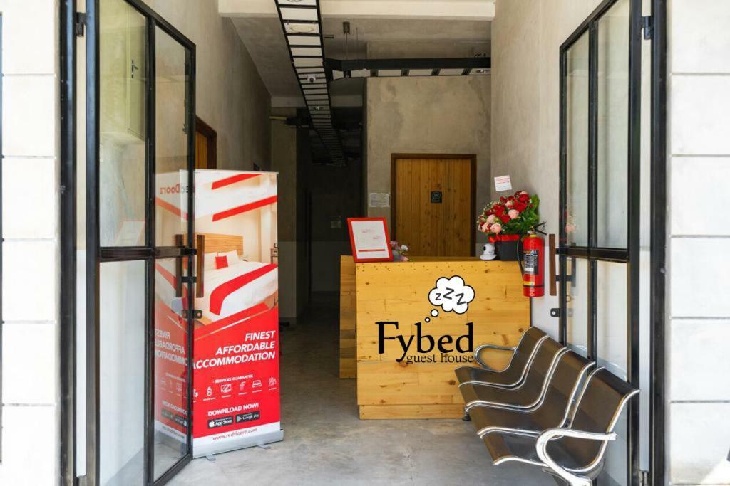 Fybed Aparthotel Семаранг Екстериор снимка