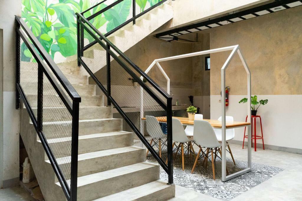 Fybed Aparthotel Семаранг Екстериор снимка