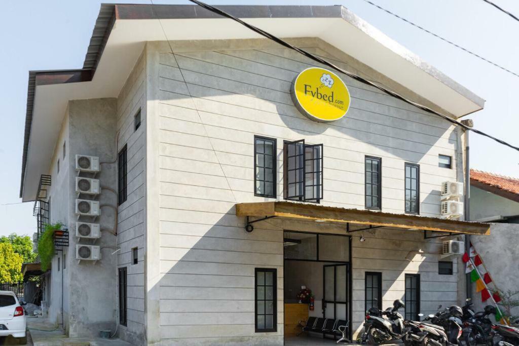 Fybed Aparthotel Семаранг Екстериор снимка